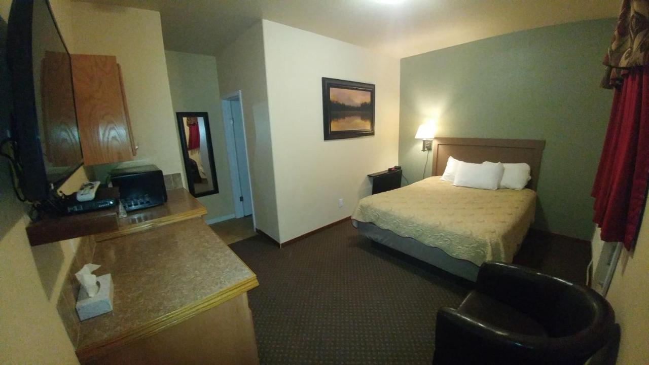 Sagebrush Inn & Suites Broadus Extérieur photo