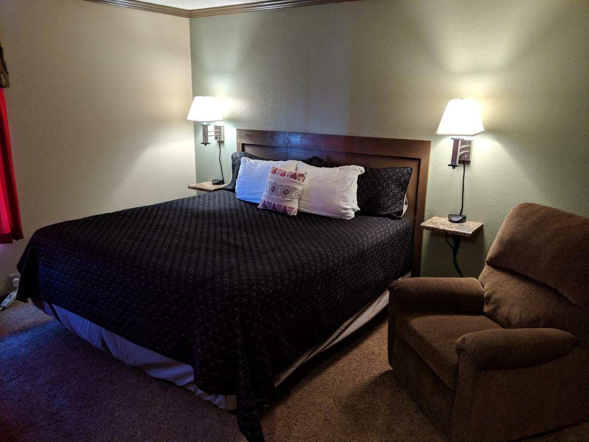 Sagebrush Inn & Suites Broadus Extérieur photo